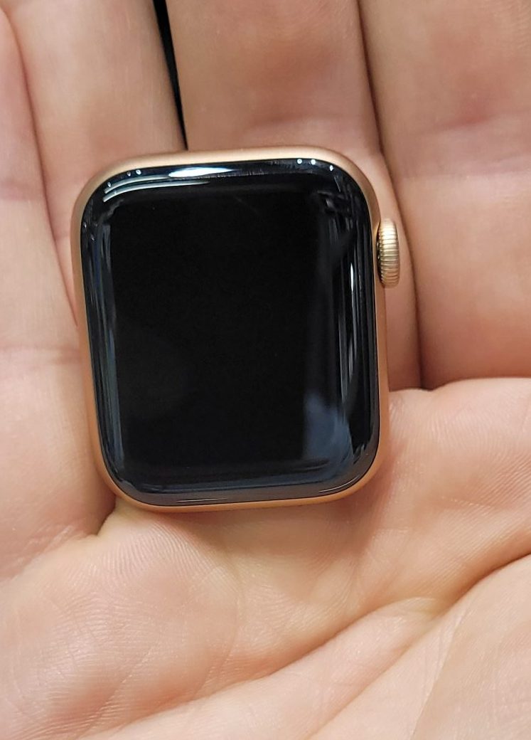 ساعت استوک اپل مدل Apple Watch Series 6 40mm